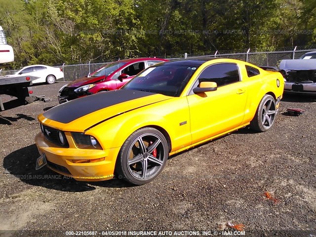 1ZVHT82H395136678 - 2009 FORD MUSTANG GT ORANGE photo 2