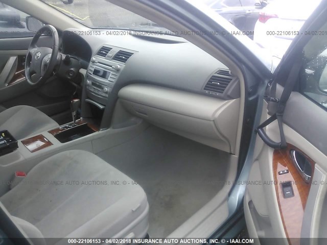 4T1BF3EK5AU567541 - 2010 TOYOTA CAMRY SE/LE/XLE GREEN photo 5