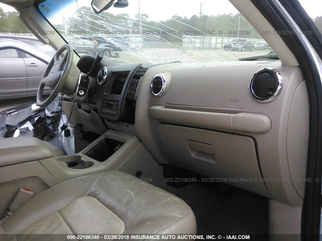 1FMPU17566LA03904 - 2006 FORD EXPEDITION EDDIE BAUER WHITE photo 5