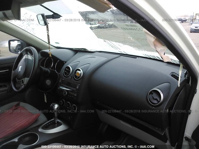 JN8AS58V98W107721 - 2008 NISSAN ROGUE S/SL WHITE photo 5