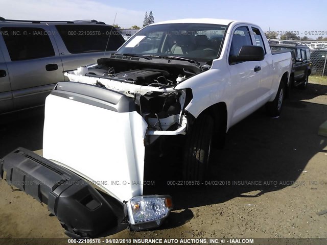 5TFUM5F15GX065463 - 2016 TOYOTA TUNDRA DOUBLE CAB SR/SR5 WHITE photo 2