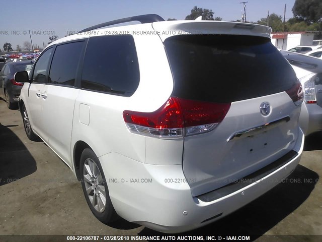 5TDYK3DC9ES498335 - 2014 TOYOTA SIENNA XLE/LIMITED WHITE photo 3