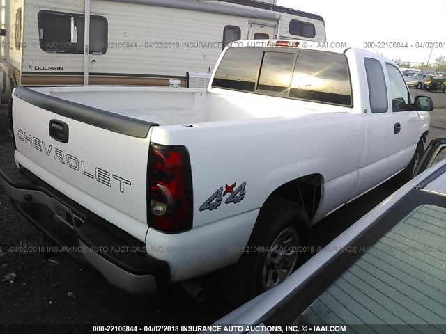 1GCEK19Z55Z174687 - 2005 CHEVROLET SILVERADO K1500 WHITE photo 4