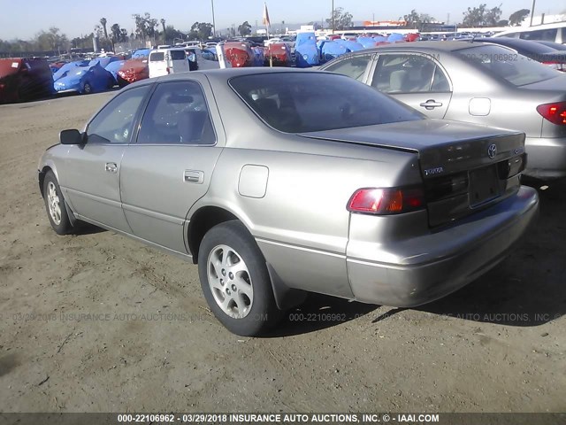 JT2BF22K8V0046340 - 1997 TOYOTA CAMRY LE/XLE GOLD photo 3