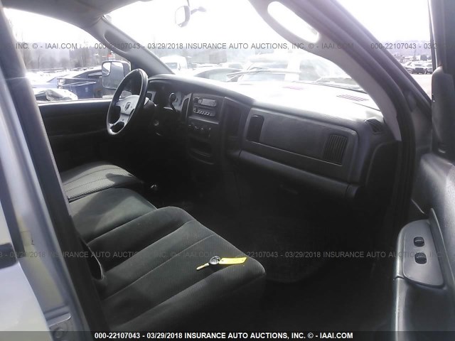 3D7KU28C43G805805 - 2003 DODGE RAM 2500 ST/SLT 银色 照片 5