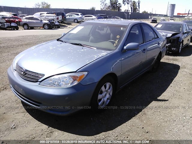 4T1BE32K02U571960 - 2002 TOYOTA CAMRY LE/XLE/SE 浅蓝色 照片 2