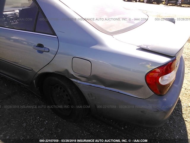 4T1BE32K02U571960 - 2002 TOYOTA CAMRY LE/XLE/SE 浅蓝色 照片 6