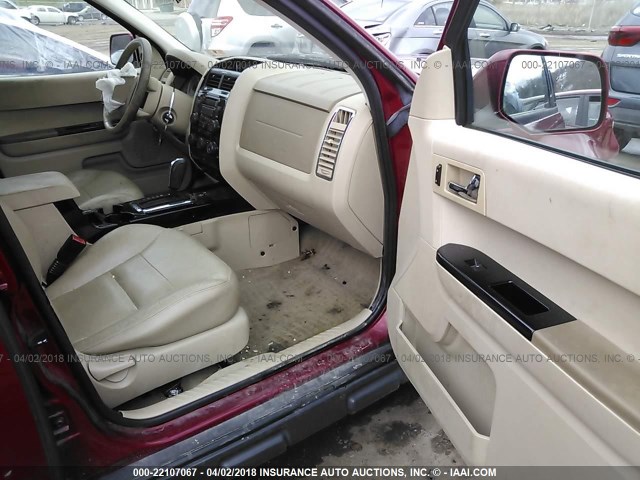 1FMCU94198KA62906 - 2008 FORD ESCAPE LIMITED RED photo 5