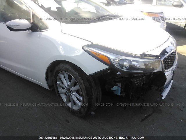 3KPFL4A70HE097790 - 2017 KIA FORTE LX/S WHITE photo 6