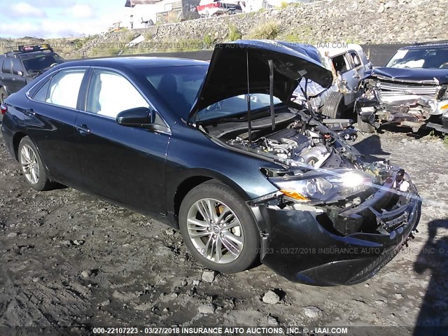 4T1BF1FK9FU022744 - 2015 TOYOTA CAMRY LE/XLE/SE/XSE GRAY photo 1