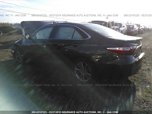 4T1BF1FK9FU022744 - 2015 TOYOTA CAMRY LE/XLE/SE/XSE GRAY photo 3