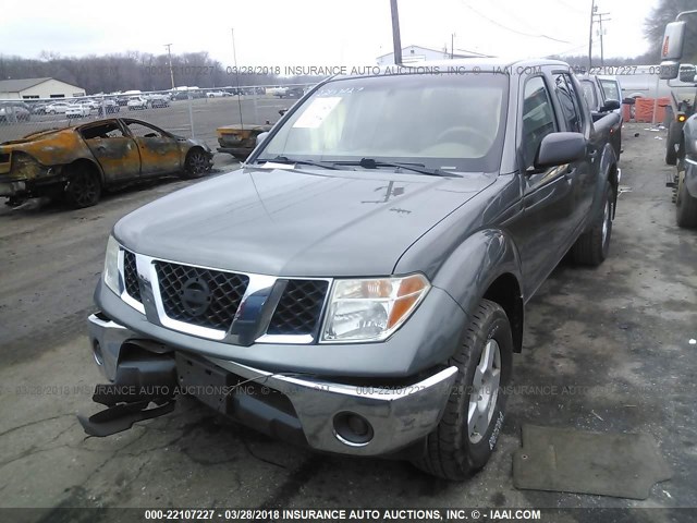 1N6AD07W18C400854 - 2008 NISSAN FRONTIER CREW CAB LE/SE/OFF ROAD Pewter photo 2