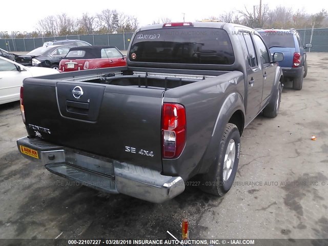 1N6AD07W18C400854 - 2008 NISSAN FRONTIER CREW CAB LE/SE/OFF ROAD Pewter photo 4