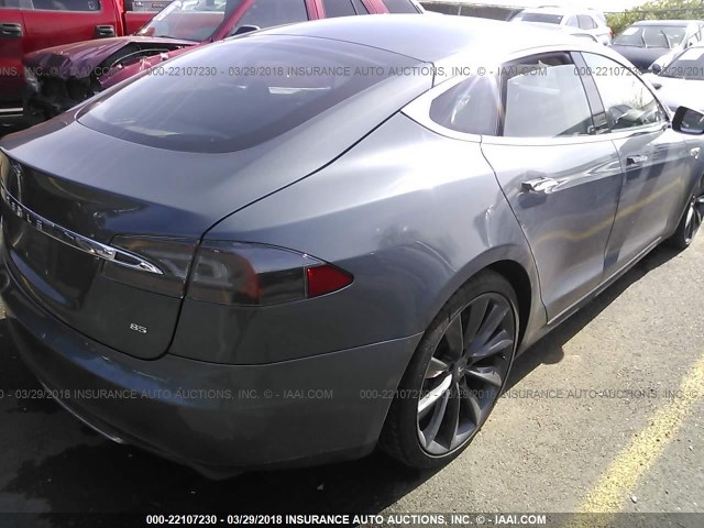 5YJSA1CN5DFP20310 - 2013 TESLA MODEL S Մոխրագույն լուսանկար 4