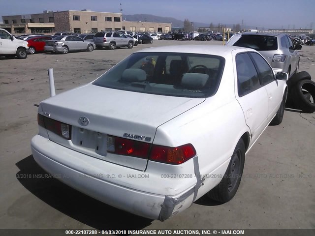 JT2BG22K5Y0481480 - 2000 TOYOTA CAMRY CE/LE/XLE 白色 照片 4
