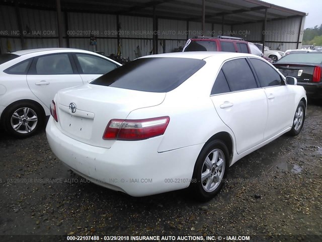 4T1BE46K77U568822 - 2007 TOYOTA CAMRY NEW GENERAT CE/LE/XLE/SE WHITE photo 4