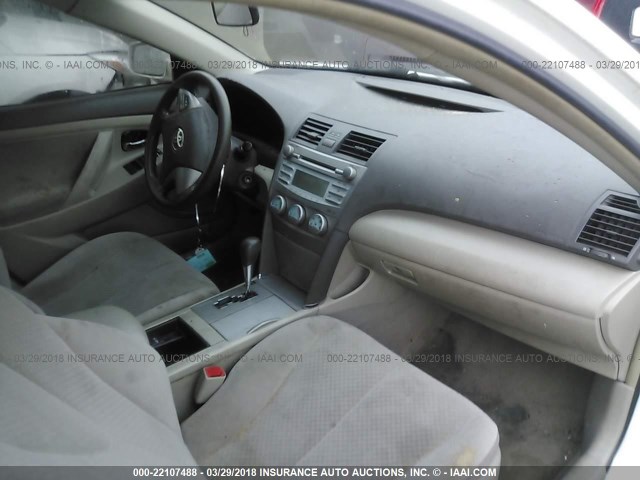 4T1BE46K77U568822 - 2007 TOYOTA CAMRY NEW GENERAT CE/LE/XLE/SE WHITE photo 5