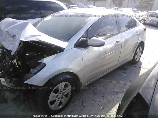 3KPFK4A74HE152776 - 2017 KIA FORTE LX GRAY photo 2