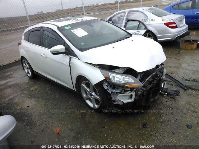 1FAHP3N28CL312540 - 2012 FORD FOCUS TITANIUM WHITE photo 1