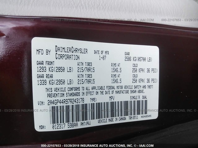 2A4GP44R97R243178 - 2007 CHRYSLER TOWN & COUNTRY LX MAROON photo 9