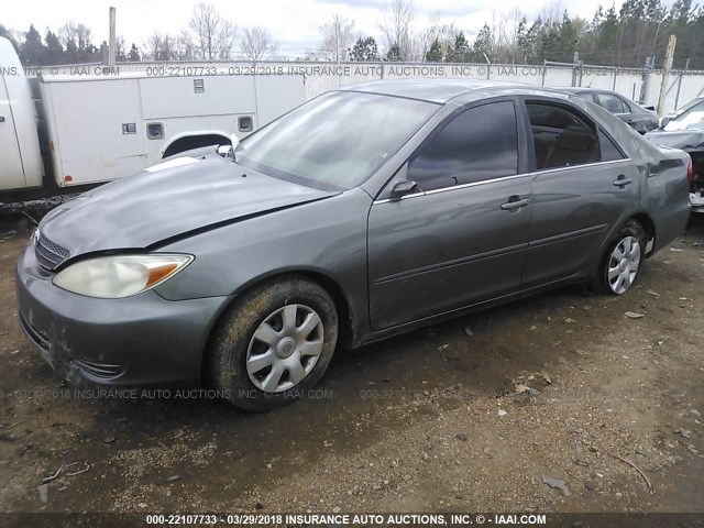 4T1BE32K94U861407 - 2004 TOYOTA CAMRY LE/XLE/SE GRAY photo 2