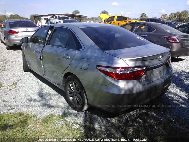 4T1BF1FK1GU248777 - 2016 TOYOTA CAMRY LE/XLE/SE/XSE SILVER photo 3