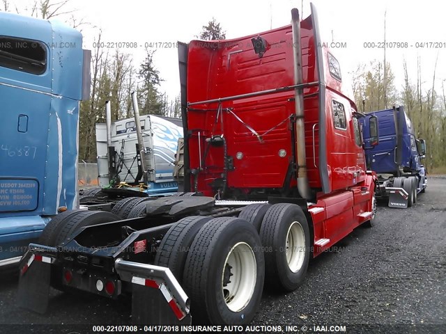 4V4NC9TGXBN293183 - 2011 VOLVO VN L RED photo 4