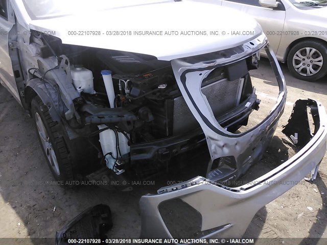 KM8SN4HF5HU165536 - 2017 HYUNDAI SANTA FE SE/LIMITED SILVER photo 6