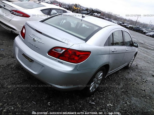 1C3CC5FBXAN136977 - 2010 CHRYSLER SEBRING LIMITED SILVER photo 4