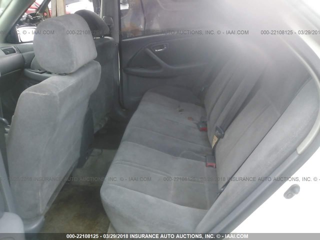 JT2BG22K610565877 - 2001 TOYOTA CAMRY CE/LE/XLE თეთრი ფოტო 8
