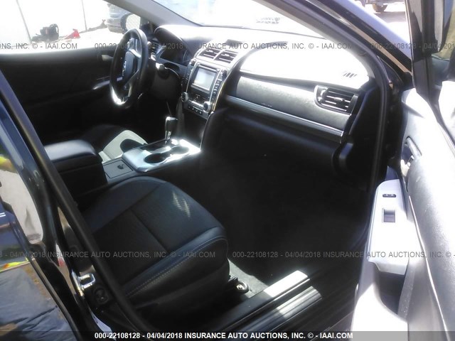 4T1BF1FK6DU237981 - 2013 TOYOTA CAMRY L/SE/LE/XLE BLACK photo 5