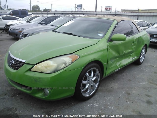 4T1FA38P86U080509 - 2006 TOYOTA CAMRY SOLARA SE/SLE GREEN photo 2