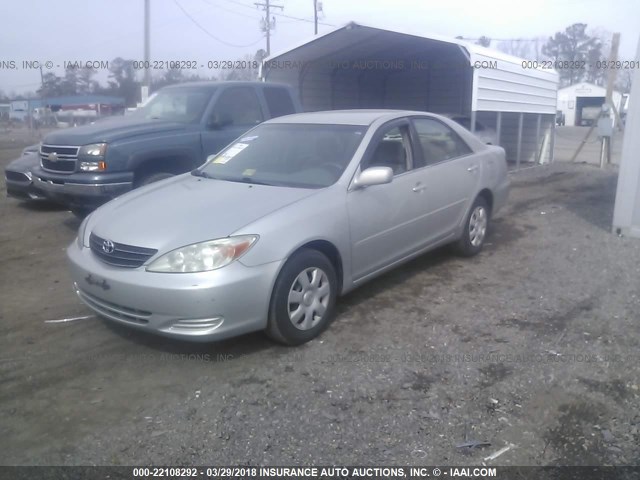 4T1BE32K92U549701 - 2002 TOYOTA CAMRY LE/XLE/SE SILVER photo 2