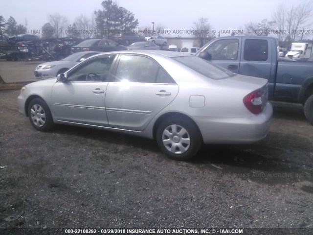 4T1BE32K92U549701 - 2002 TOYOTA CAMRY LE/XLE/SE SILVER photo 3