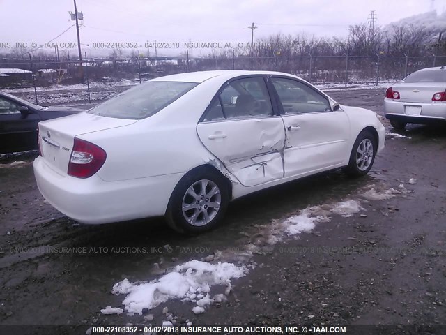 JTDBE32K840282887 - 2004 TOYOTA CAMRY LE/XLE Weiß Foto 4