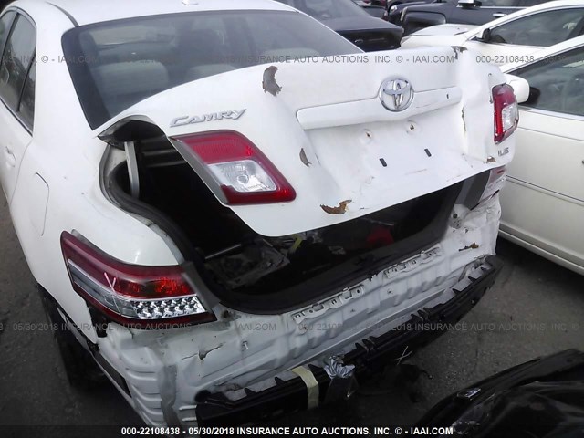 4T1BF3EK6BU742624 - 2011 TOYOTA CAMRY SE/LE/XLE WHITE photo 6