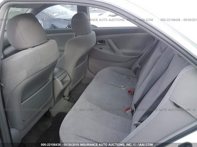 4T1BF3EK6BU742624 - 2011 TOYOTA CAMRY SE/LE/XLE WHITE photo 8