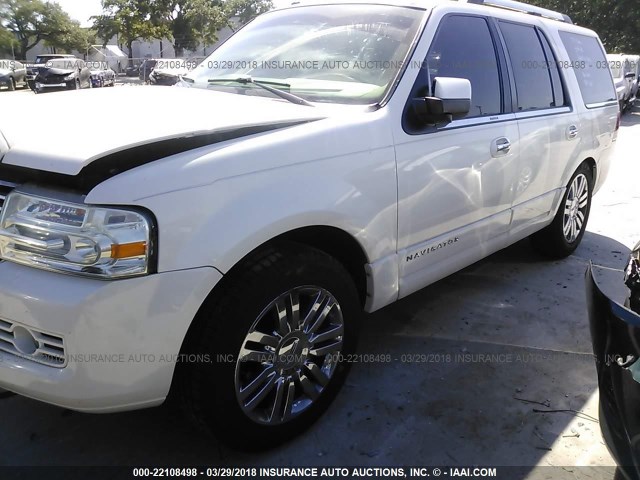 5LMFU27588LJ12446 - 2008 LINCOLN NAVIGATOR 白色 照片 2