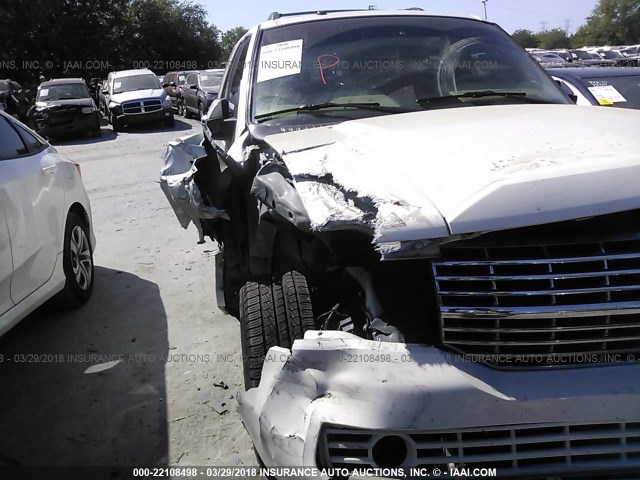 5LMFU27588LJ12446 - 2008 LINCOLN NAVIGATOR 白色 照片 6