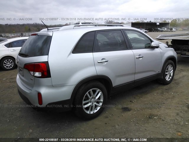 5XYKTCA68FG597650 - 2015 KIA SORENTO LX SILVER photo 4