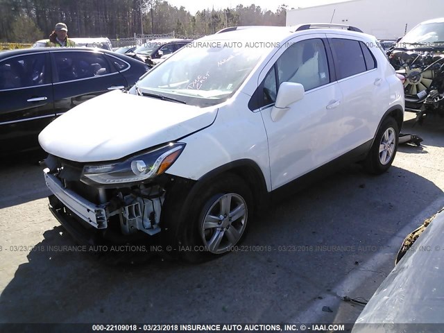 3GNCJLSB6HL142353 - 2017 CHEVROLET TRAX 1LT WHITE photo 2