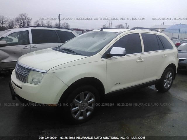 2LMDU68C07BJ35561 - 2007 LINCOLN MKX WHITE photo 2