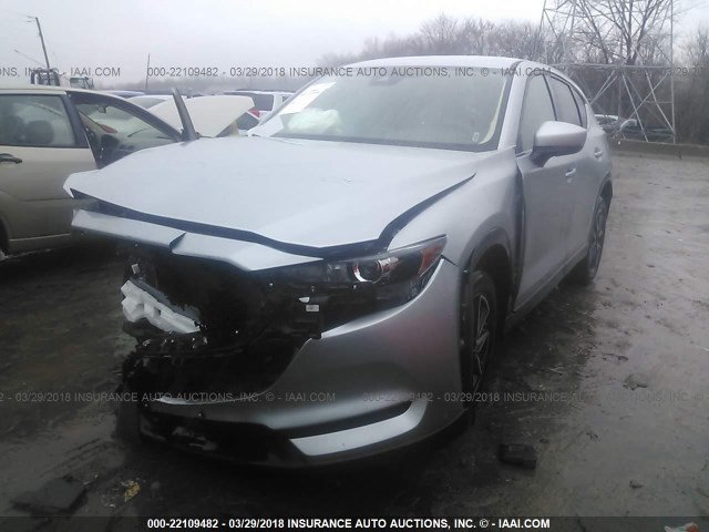 JM3KFBCM4J0318682 - 2018 MAZDA CX-5 TOURING Argent photo 2