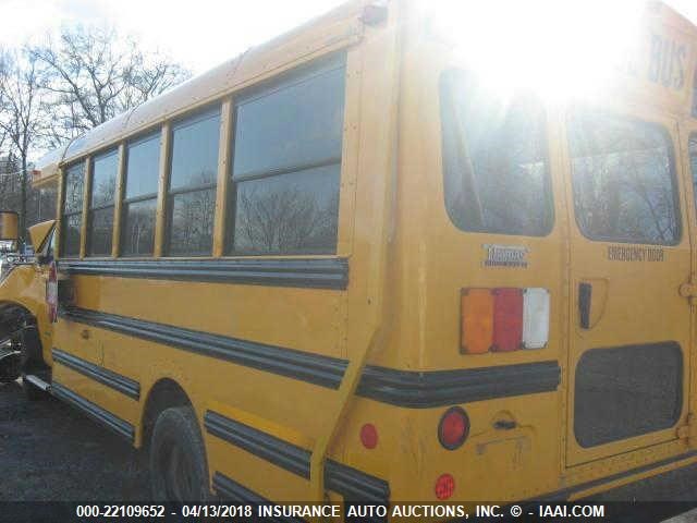 1GD675BG7F1165247 - 2016 GMC SAVANA 4500  YELLOW photo 4