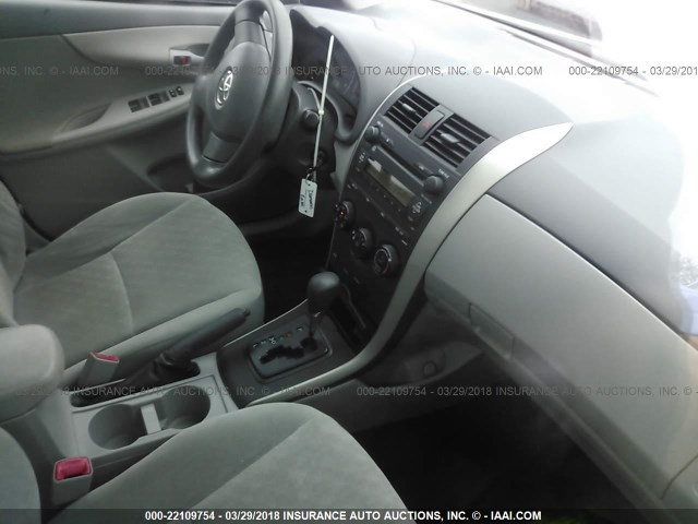 JTDBL40EX99091810 - 2009 TOYOTA COROLLA LE/XLE SILVER photo 5