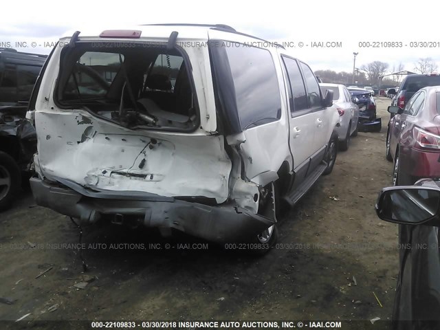 1FMRU15W64LA02026 - 2004 FORD EXPEDITION XLT WHITE photo 4