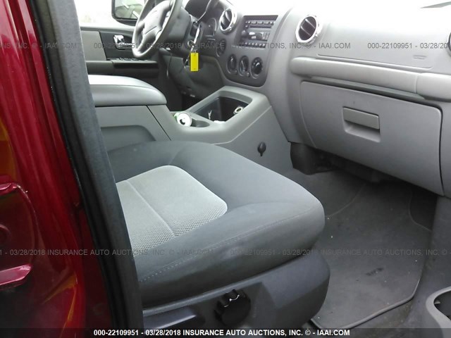 1FMPU16556LA11803 - 2006 FORD EXPEDITION XLT RED photo 5