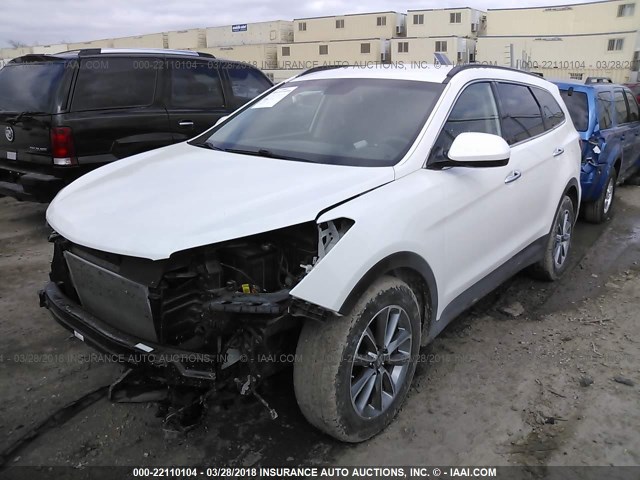 KM8SMDHF7HU167436 - 2017 HYUNDAI SANTA FE SE WHITE photo 2