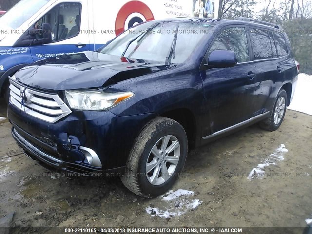 5TDBK3EH7CS111360 - 2012 TOYOTA HIGHLANDER SE BLUE photo 2