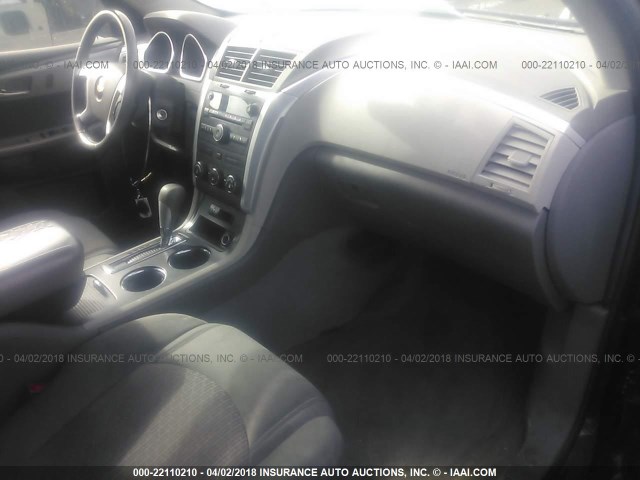 1GNKRFED4BJ125665 - 2011 CHEVROLET TRAVERSE LS GRAY photo 5